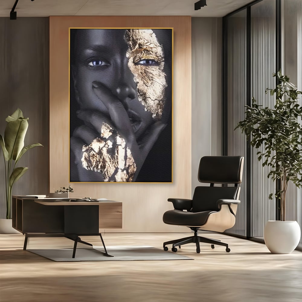 Tablou Canvas Premium LuxCanva® A1453, Stare Aurie , Decorativ, Living, Frumusete, Femeie Cu Ochi Albastri, Mister, Living, Culori Vibrante