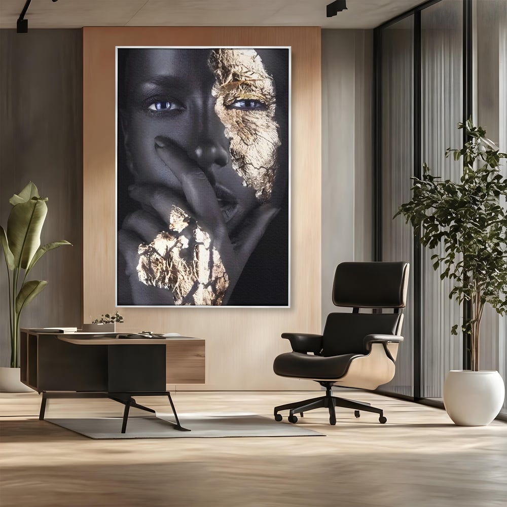 Tablou Canvas Premium LuxCanva® A1453, Stare Aurie , Decorativ, Living, Frumusete, Femeie Cu Ochi Albastri, Mister, Living, Culori Vibrante