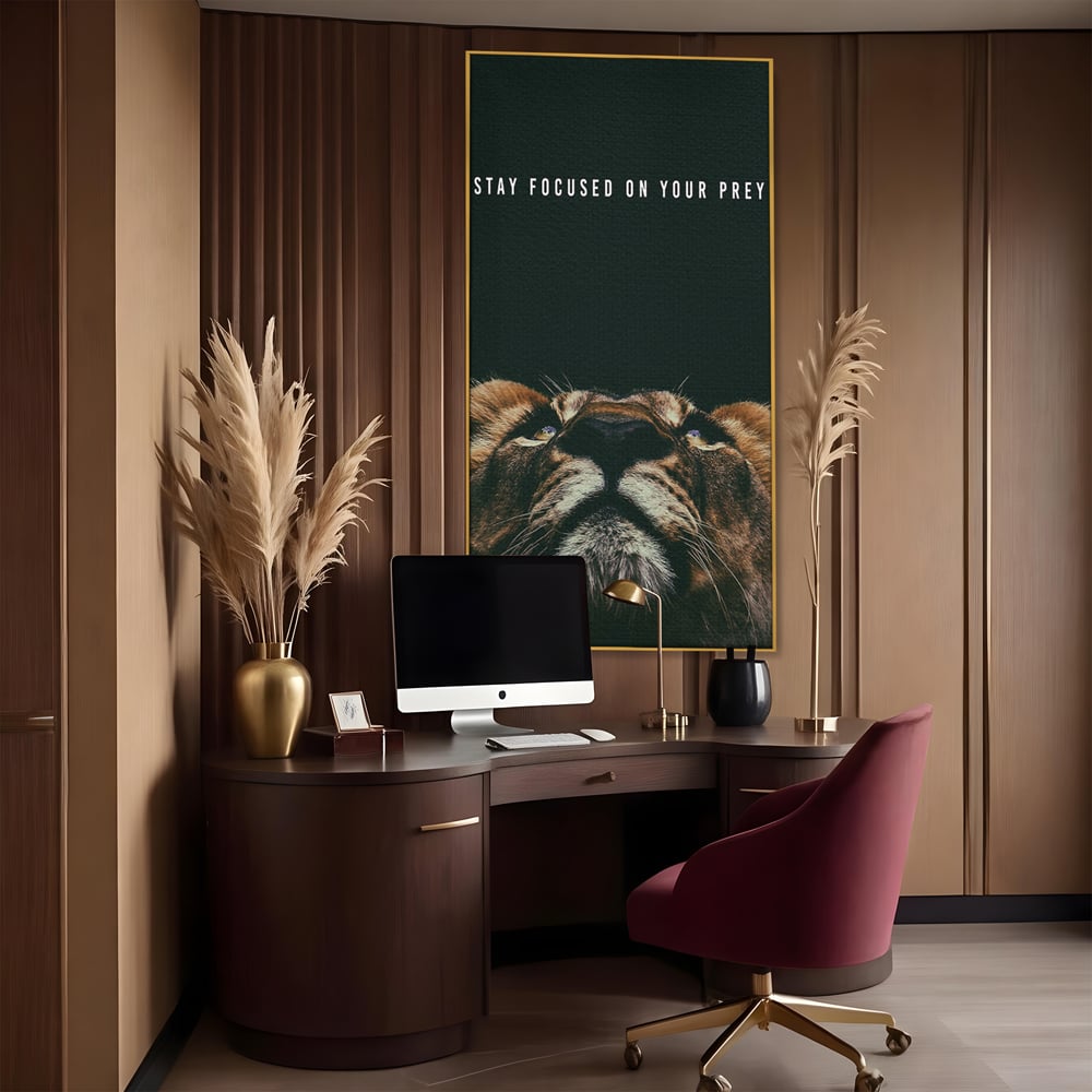 Tablou Canvas Premium LuxCanva® B1035, Stay Focused On Your Prey , Decorativ, Concentrare, Putere, Leu, Motivational, Culori Vibrante
