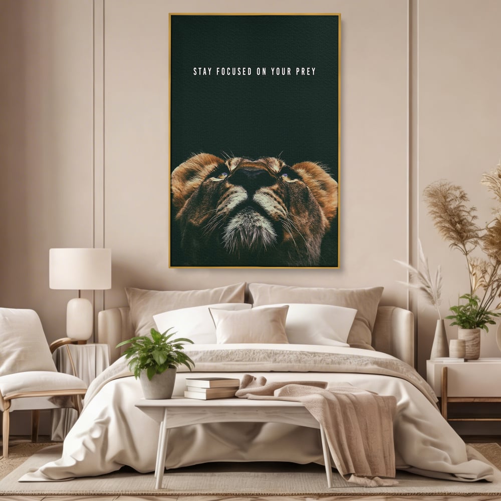 Tablou Canvas Premium LuxCanva® B1035, Stay Focused On Your Prey , Decorativ, Concentrare, Putere, Leu, Motivational, Culori Vibrante