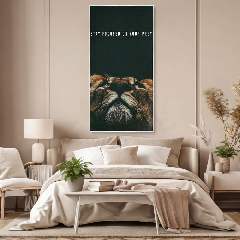 Tablou Canvas Premium LuxCanva® B1035, Stay Focused On Your Prey , Decorativ, Concentrare, Putere, Leu, Motivational, Culori Vibrante