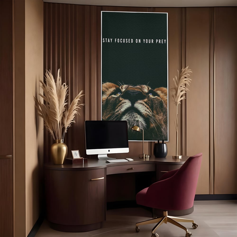 Tablou Canvas Premium LuxCanva® B1035, Stay Focused On Your Prey , Decorativ, Concentrare, Putere, Leu, Motivational, Culori Vibrante