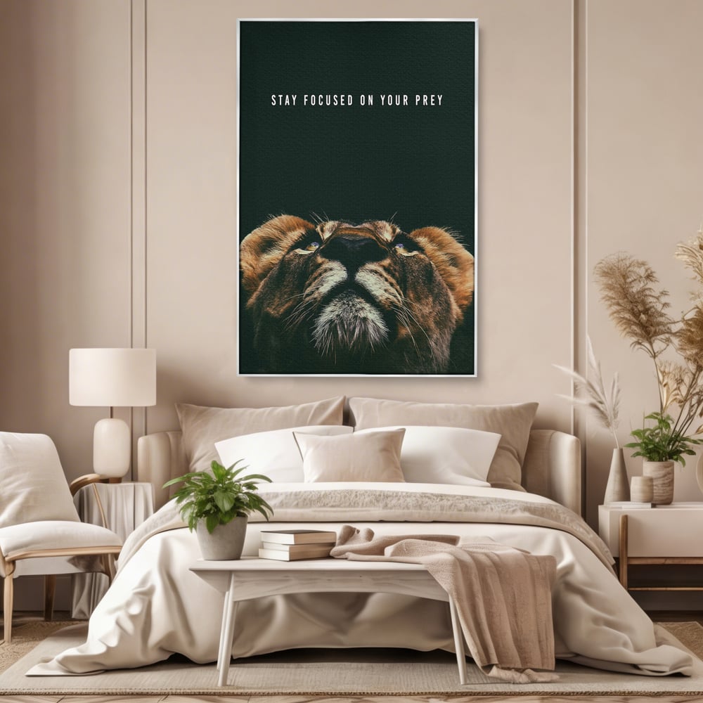 Tablou Canvas Premium LuxCanva® B1035, Stay Focused On Your Prey , Decorativ, Concentrare, Putere, Leu, Motivational, Culori Vibrante