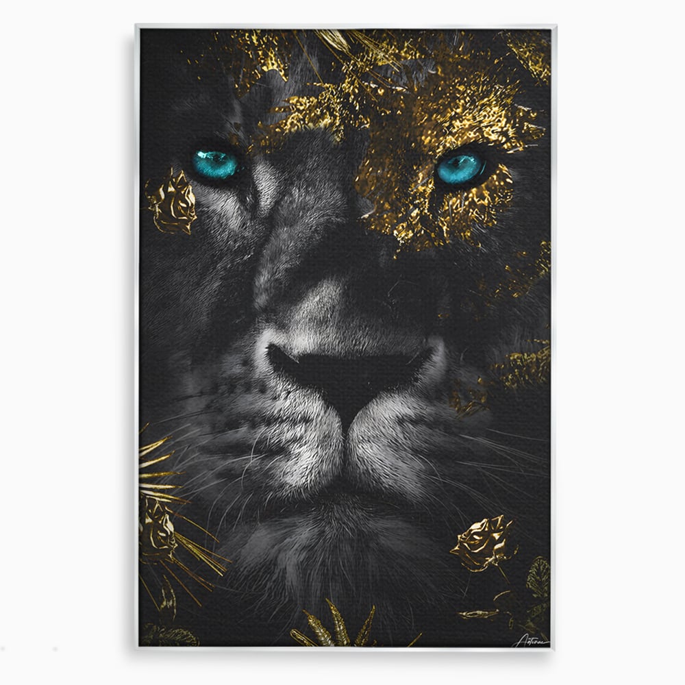 Tablou Canvas Premium LuxCanva® B1089, Frumusetea Leului Cu Ochi Albastrii , Birou, Leu, Rege, Savana, Living, Albastru, Negru, Auriu