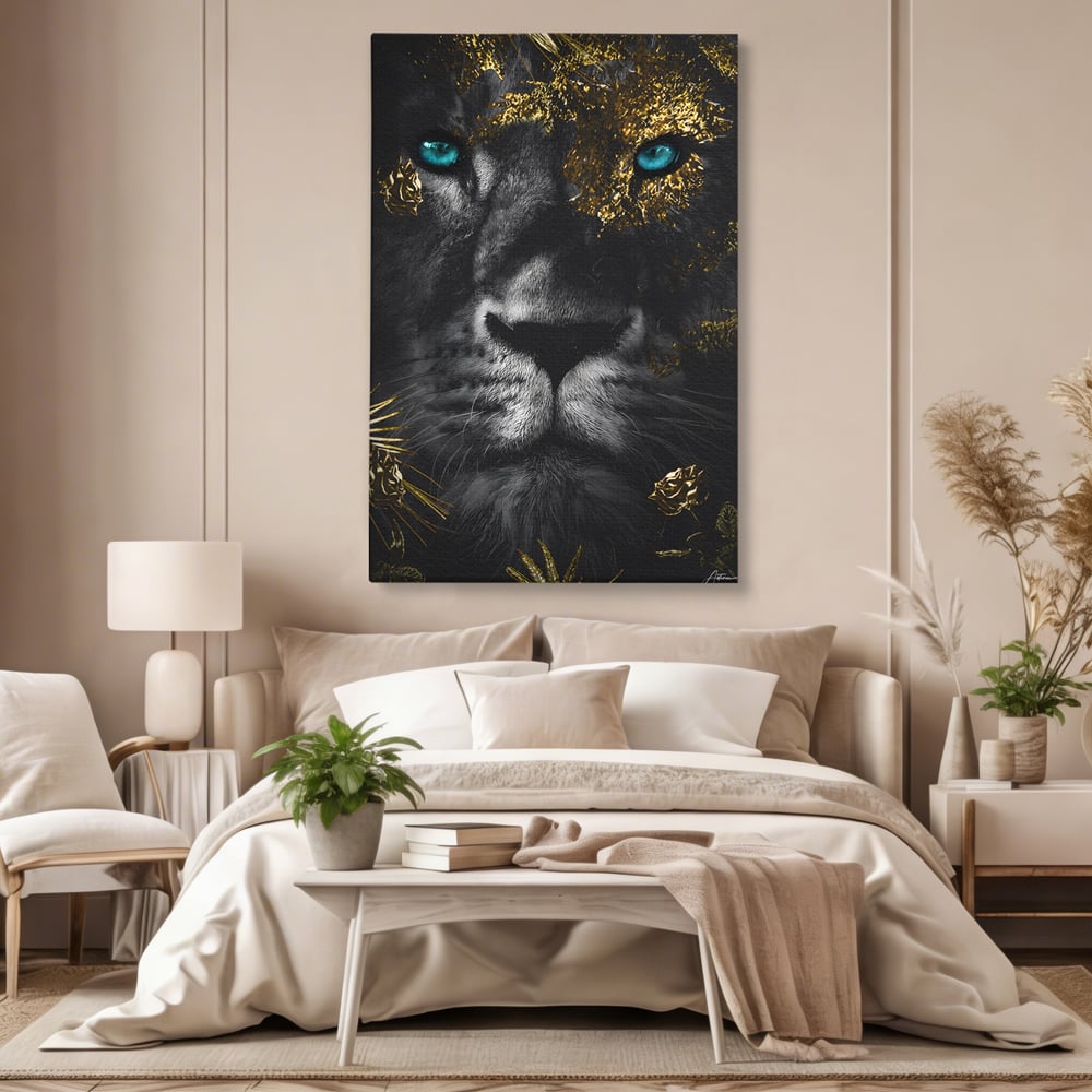 Tablou Canvas Premium LuxCanva® B1089, Frumusetea Leului Cu Ochi Albastrii , Birou, Leu, Rege, Savana, Living, Albastru, Negru, Auriu