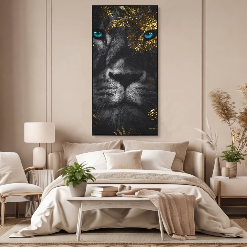 Tablou Canvas Premium LuxCanva® B1089, Frumusetea Leului Cu Ochi Albastrii , Birou, Leu, Rege, Savana, Living, Albastru, Negru, Auriu
