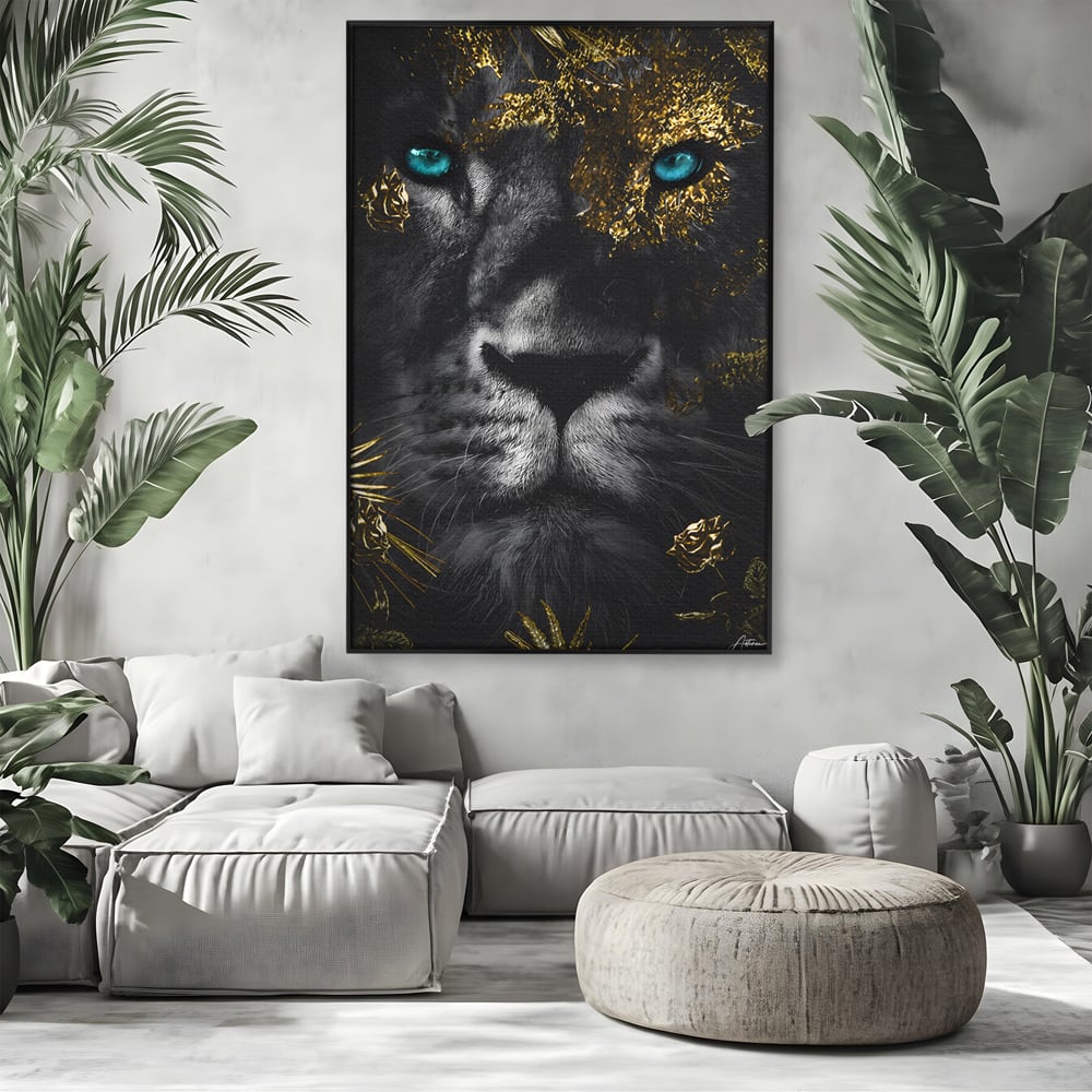Tablou Canvas Premium LuxCanva® B1089, Frumusetea Leului Cu Ochi Albastrii , Birou, Leu, Rege, Savana, Living, Albastru, Negru, Auriu