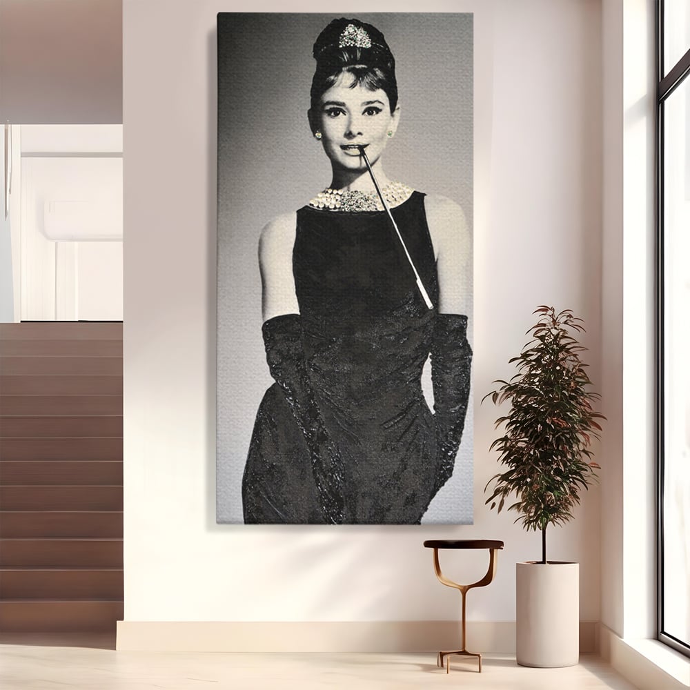 Tablou Canvas Premium LuxCanva® C1072, Beatiful Audrey Hepburn , Diva, Beauty, Audrey Hepburn, Living Room, Office, Relaxare, Culori Vibrante