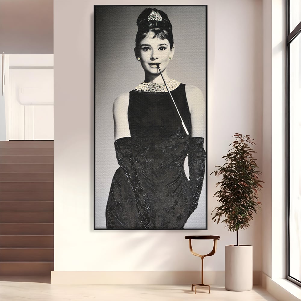 Tablou Canvas Premium LuxCanva® C1072, Beatiful Audrey Hepburn , Diva, Beauty, Audrey Hepburn, Living Room, Office, Relaxare, Culori Vibrante