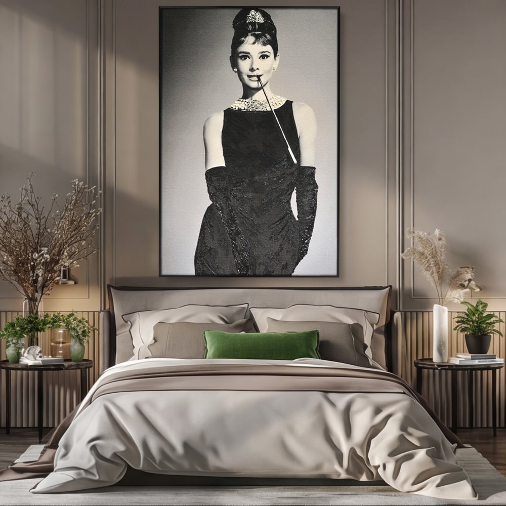 Tablou Canvas Premium LuxCanva® C1072, Beatiful Audrey Hepburn , Diva, Beauty, Audrey Hepburn, Living Room, Office, Relaxare, Culori Vibrante