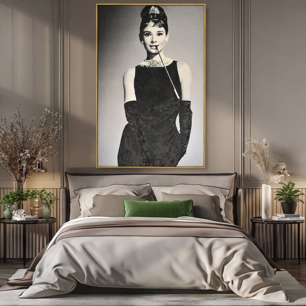 Tablou Canvas Premium LuxCanva® C1072, Beatiful Audrey Hepburn , Diva, Beauty, Audrey Hepburn, Living Room, Office, Relaxare, Culori Vibrante