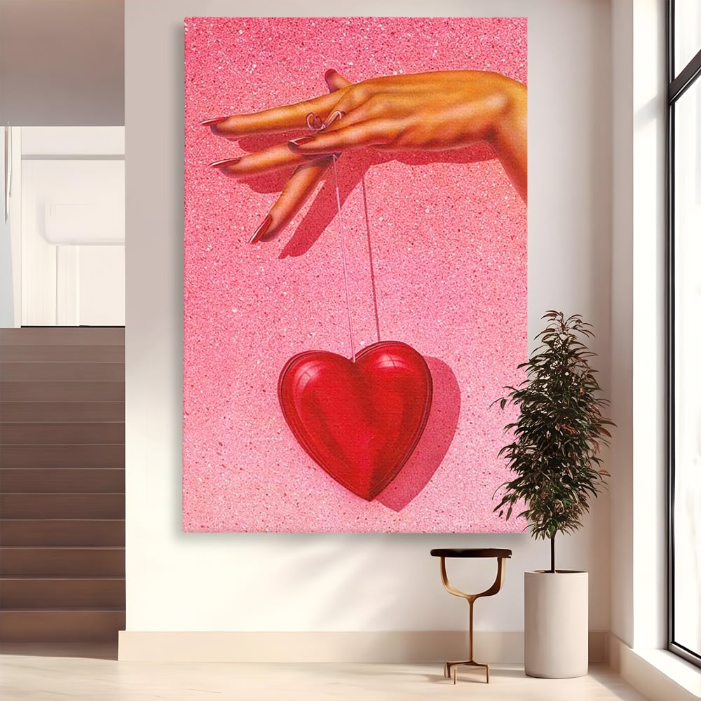 Tablou Canvas Premium, LuxCanva® E1081, Firul Dragostei, Dragoste, Inima, Roz, Fir, Atarnat, Mana, Degete, Daruire, Iubire, Valentine’s Day, Catifea, Promisiune, Living, Dormitor