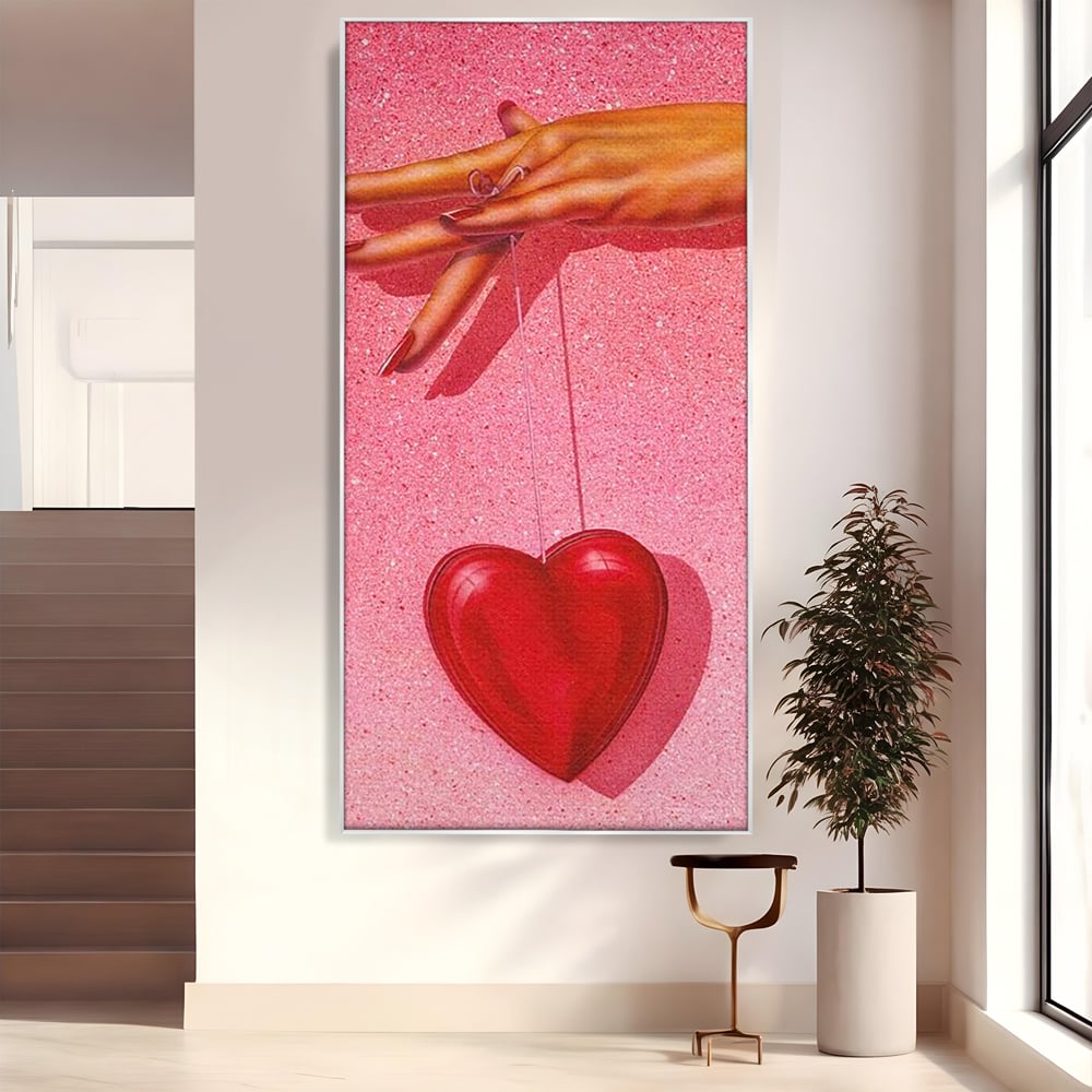 Tablou Canvas Premium, LuxCanva® E1081, Firul Dragostei, Dragoste, Inima, Roz, Fir, Atarnat, Mana, Degete, Daruire, Iubire, Valentine’s Day, Catifea, Promisiune, Living, Dormitor