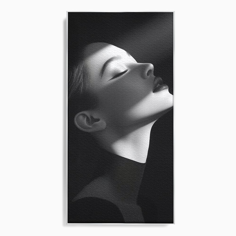 Tablou Canvas Premium, LuxCanva® G1195, Lumina Divina, Respiratie, Raza, Tacere, Femeie, Contemplare, Alb, Negru, Atemporal, Gratie, Light, Dorinta, Divin, Birou, Living, Dormitor