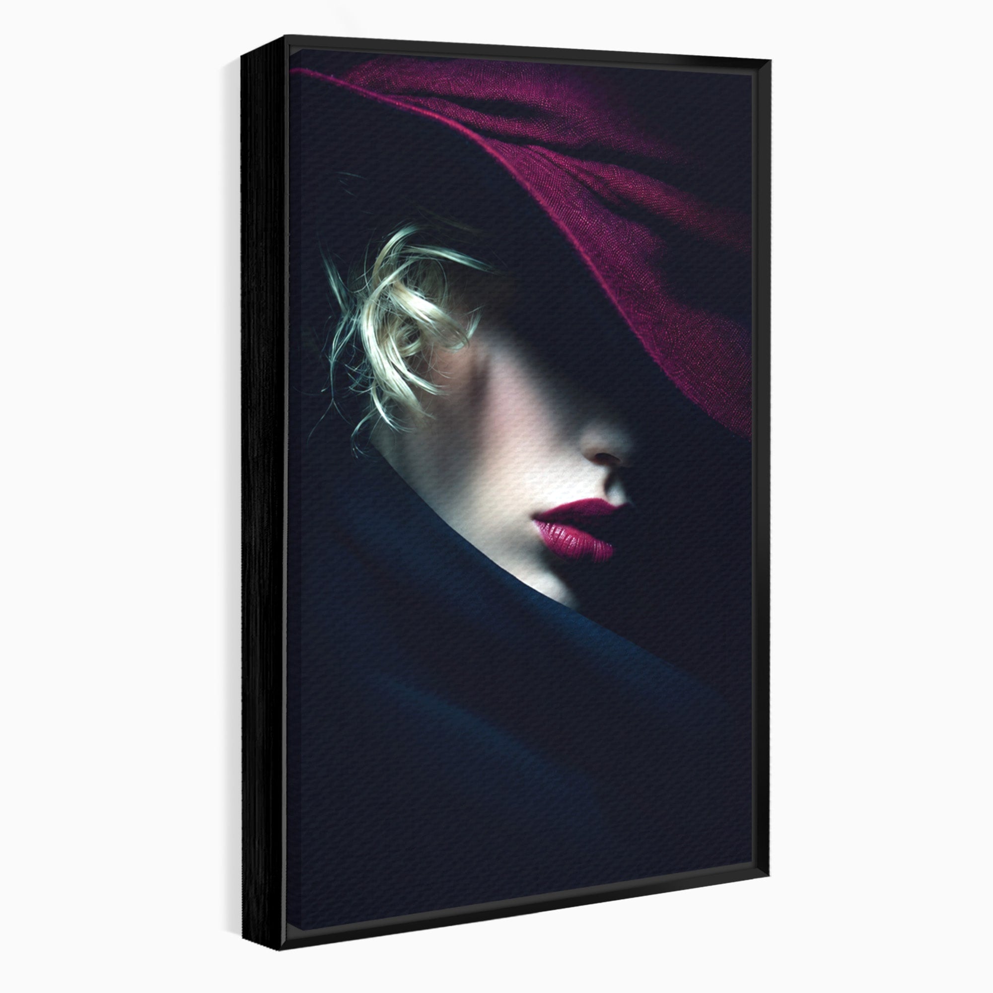 Tablou Canvas Premium LuxCanva® G1271, Misterioasa Doamna In Palarie, Portret, Palarie, Mister, Eleganta, Dormitor, Culori Vibrante