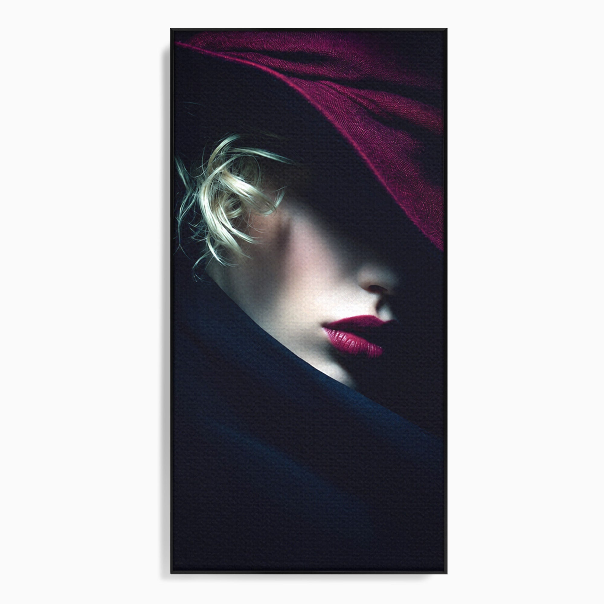 Tablou Canvas Premium LuxCanva® G1271, Misterioasa Doamna In Palarie, Portret, Palarie, Mister, Eleganta, Dormitor, Culori Vibrante