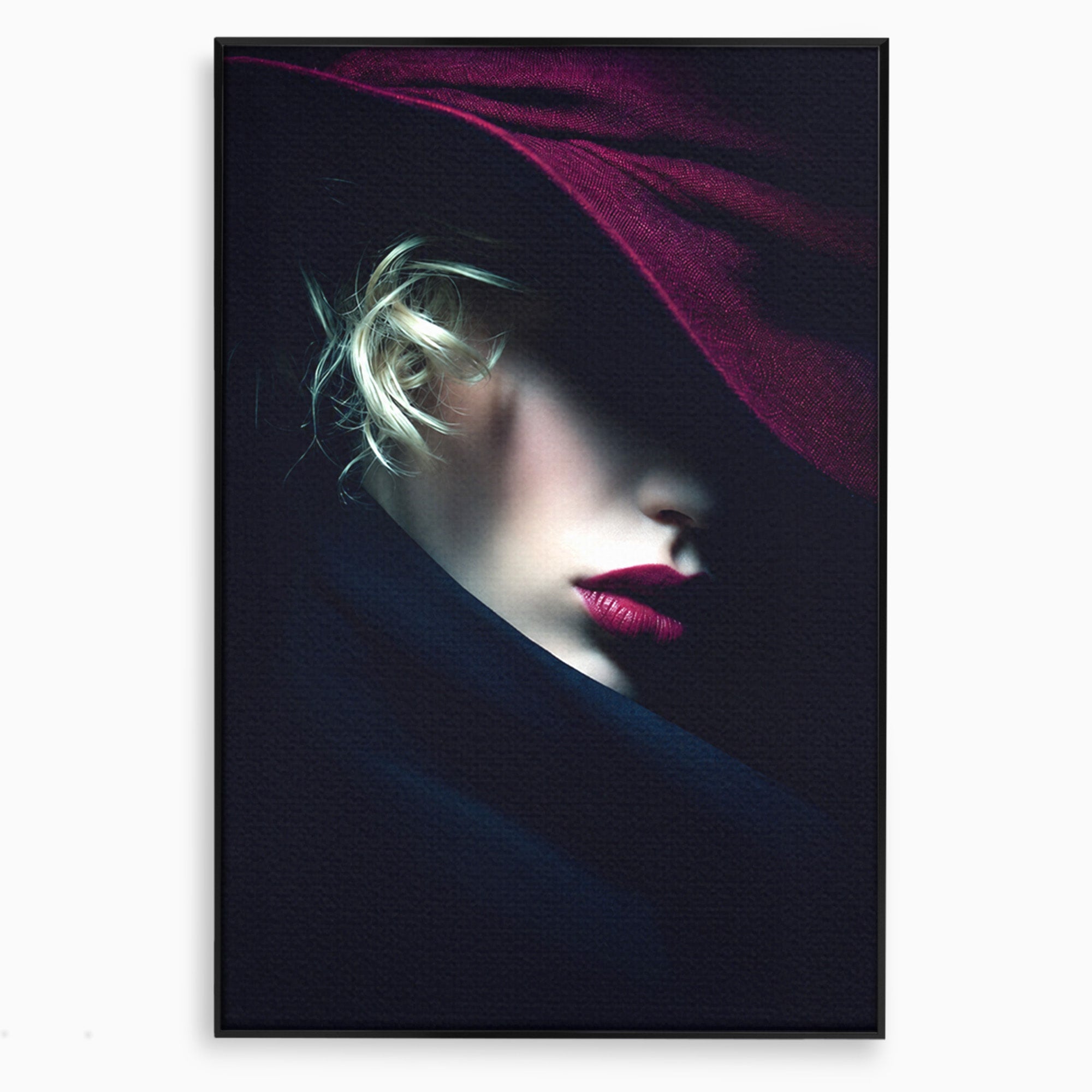 Tablou Canvas Premium LuxCanva® G1271, Misterioasa Doamna In Palarie, Portret, Palarie, Mister, Eleganta, Dormitor, Culori Vibrante