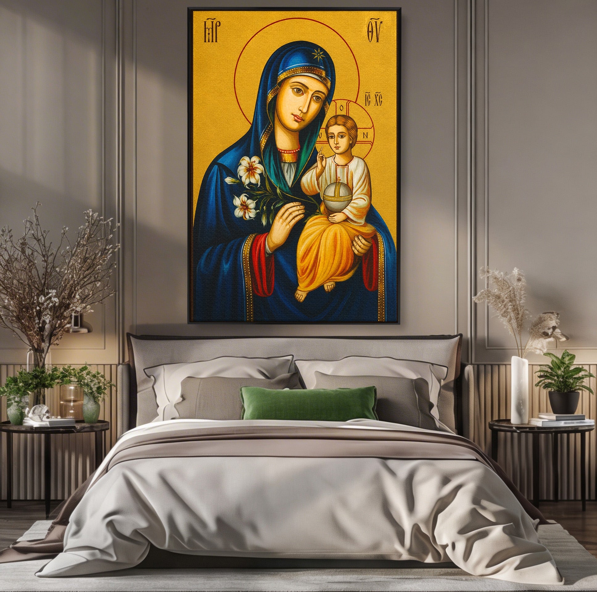 Tablou Canvas Premium LuxCanva® H1074, Maica Domnului cu Floare de Crin, Icoana, Religie, Spiritualitate, Credinta, Arta Sacra, Dormitor, Hol, Culori Vibrante