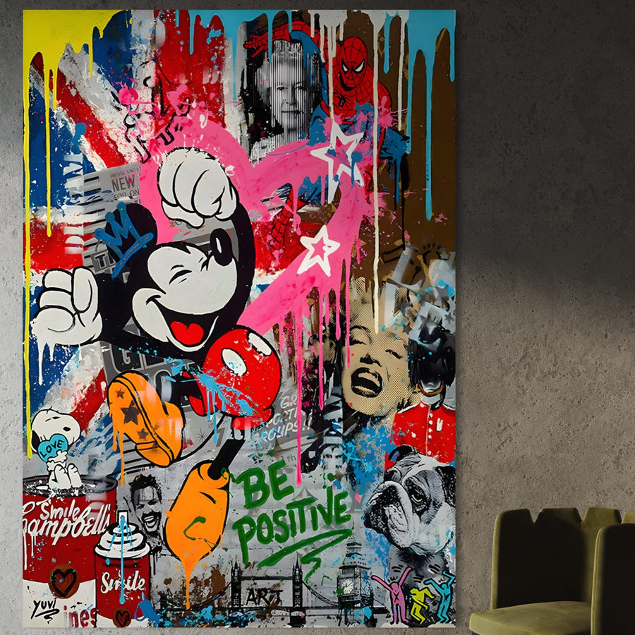 LuxCanva® Tablou Canvas Premium LuxCanva® B1068 "Be Positive" cu Mickey Mouse, Marilyn Monroe, Spider Man și Regina Elisabeta a II-a, în culori vibrante-perfect pentru decorul biroului tău.