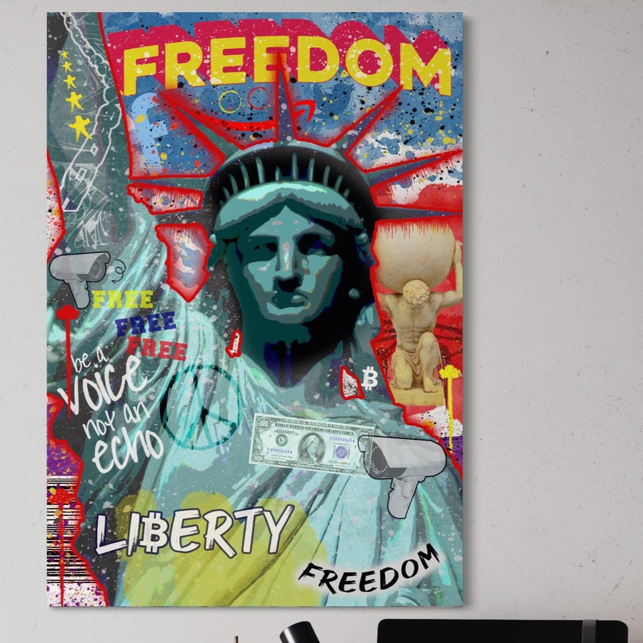 Adăugați o notă îndrăzneață spațiului dvs. cu Tablou Canvas Premium LuxCanva® B1014 de LuxCanva®, cu Statuia Libertății, culori vibrante, elemente graffiti și teme motivaționale americane pe pânză de calitate superioară.