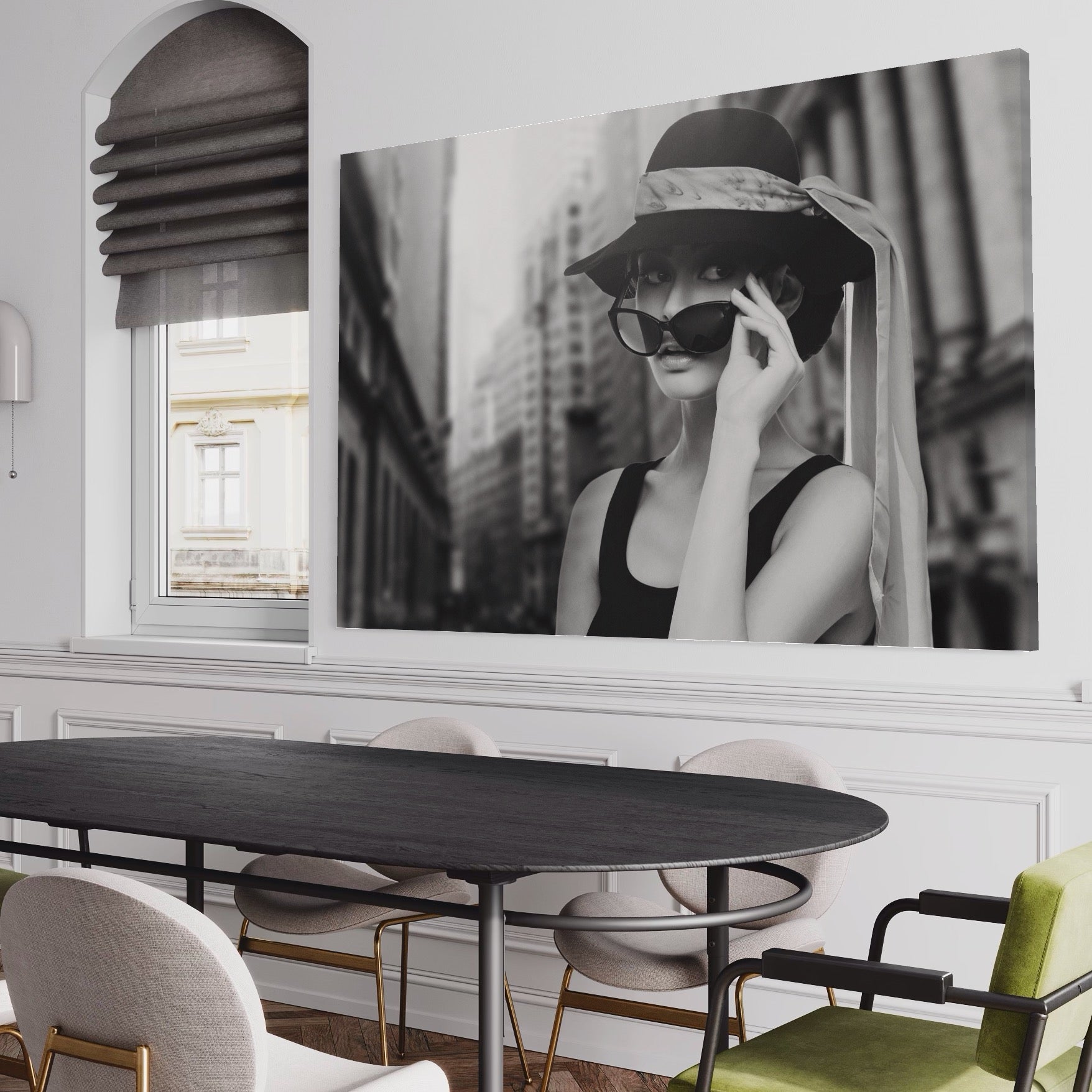 Tablou Canvas Premium LuxCanva® A1356, Beautiful Girl , Frumusete, Oras, Palarie, Ochelari, Living, Alb-Negru