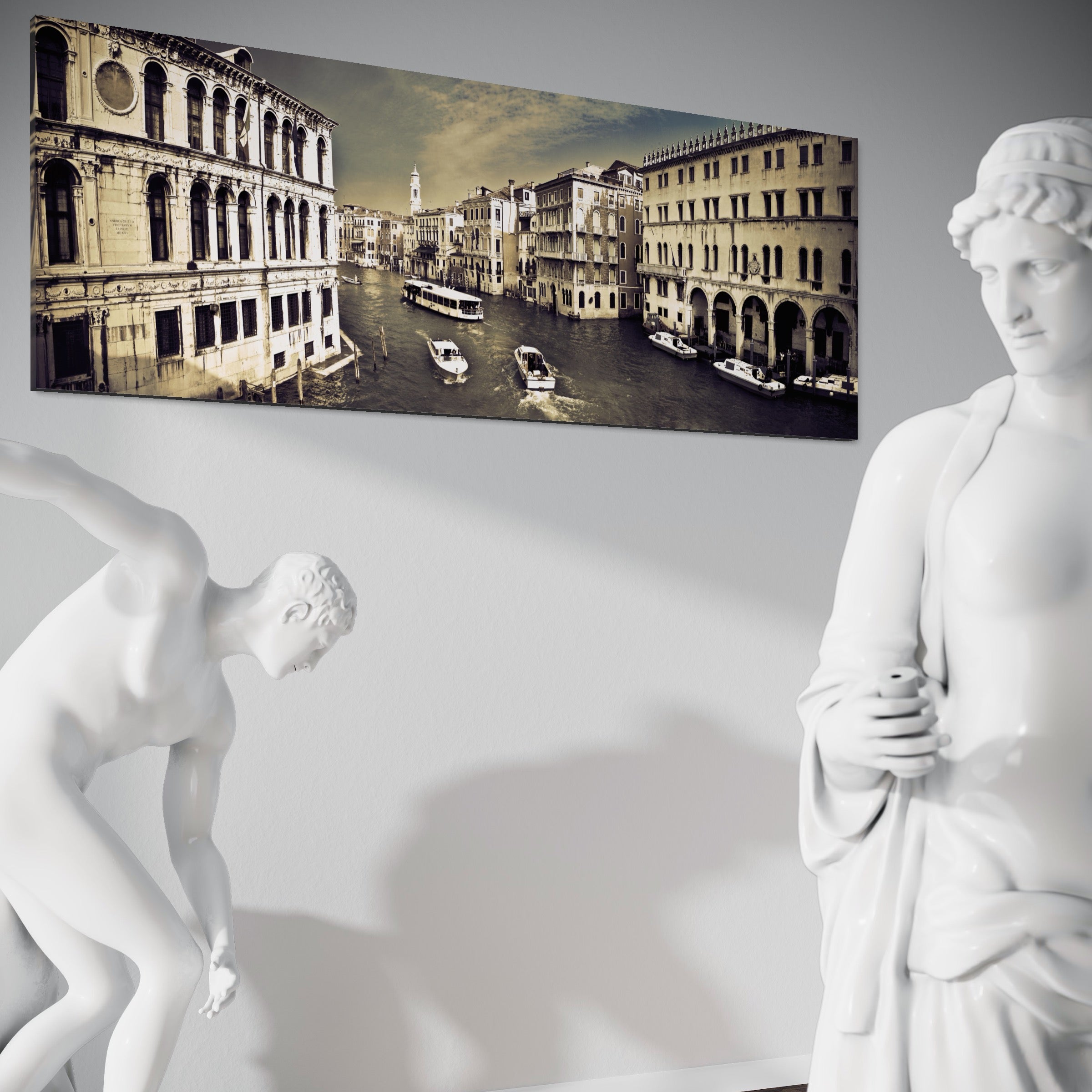 Tablou Canvas Premium LuxCanva® A1260, Venetia Alb-Negru ,Orasul Iubirii, Barci, Arhitectura, Culori Vibrante