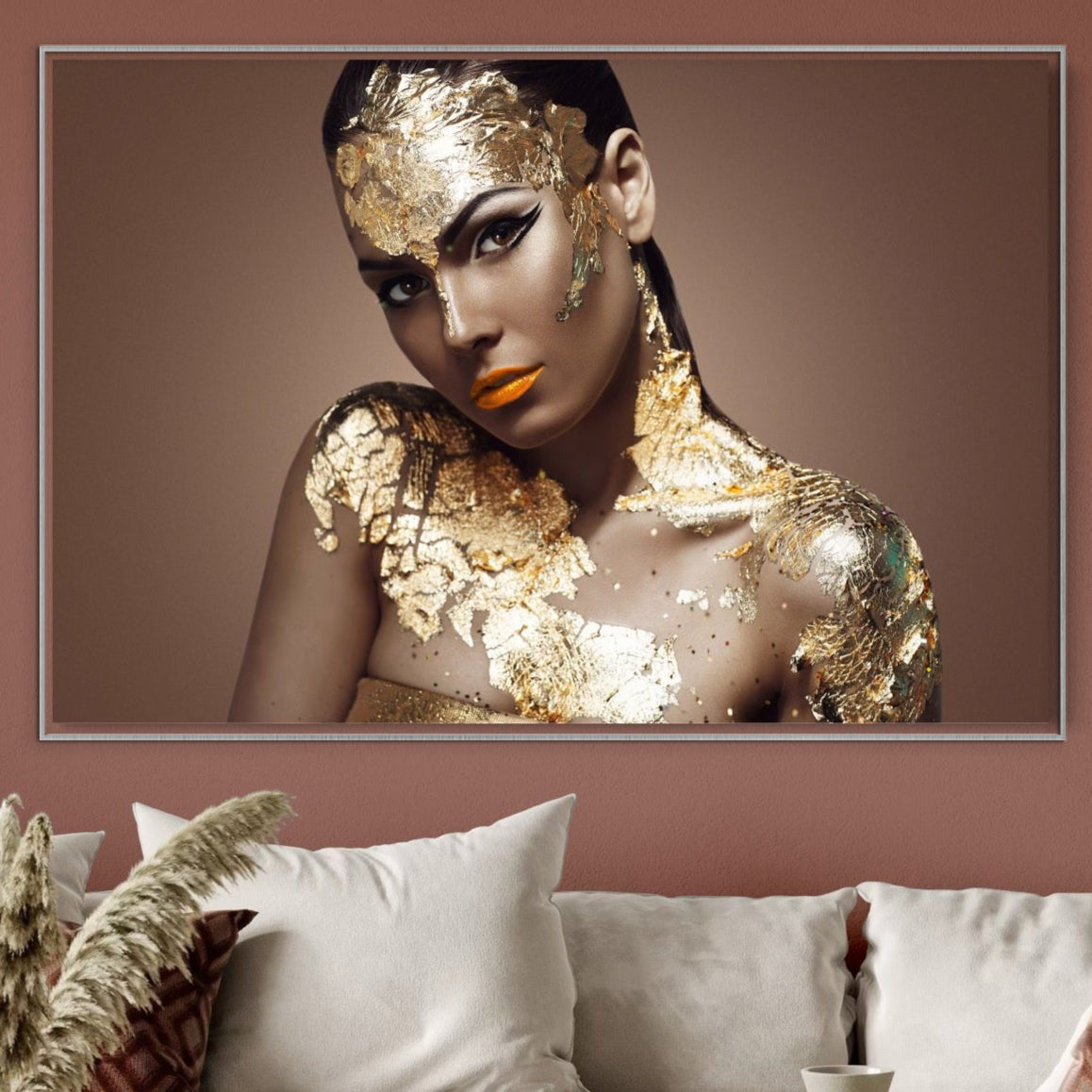 Leinwandbilder Premium LuxCanva® C1088, Beauty Covered In Gold , Gold, Frau, Blick, Wohnzimmer, Schlafzimmer, entspannend, kräftige Farben