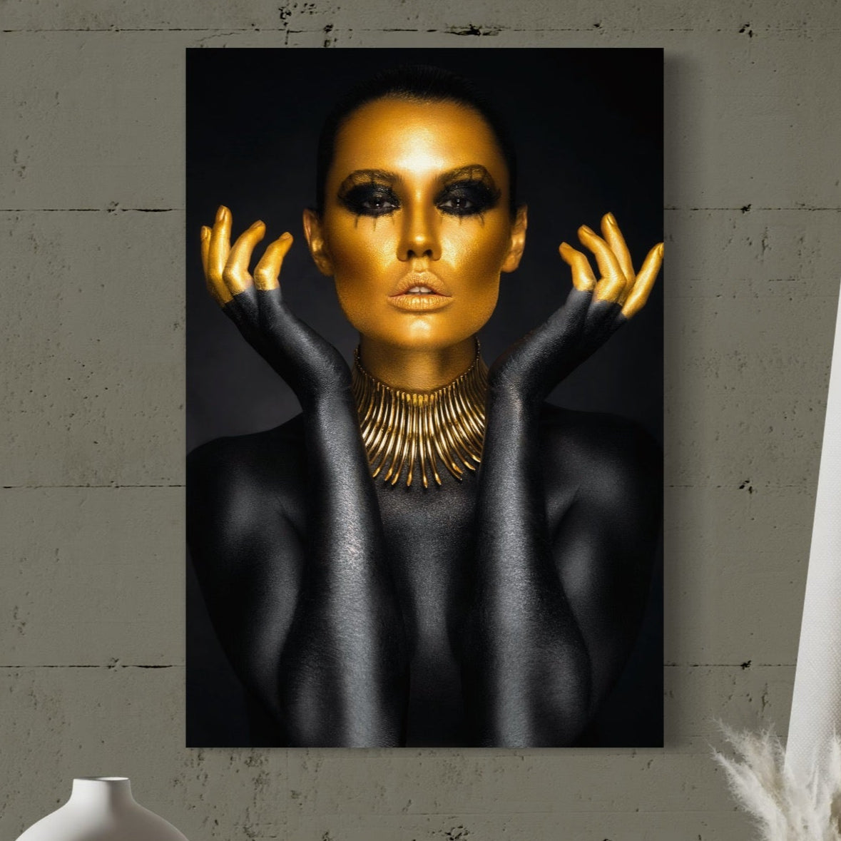 Tablou Canvas Premium LuxCanva® C1090, Wakanda Beauty , Gold, Femeie, Privire, Wakanda, Living Room, Bedroom, Relaxare, Culori Vibrante