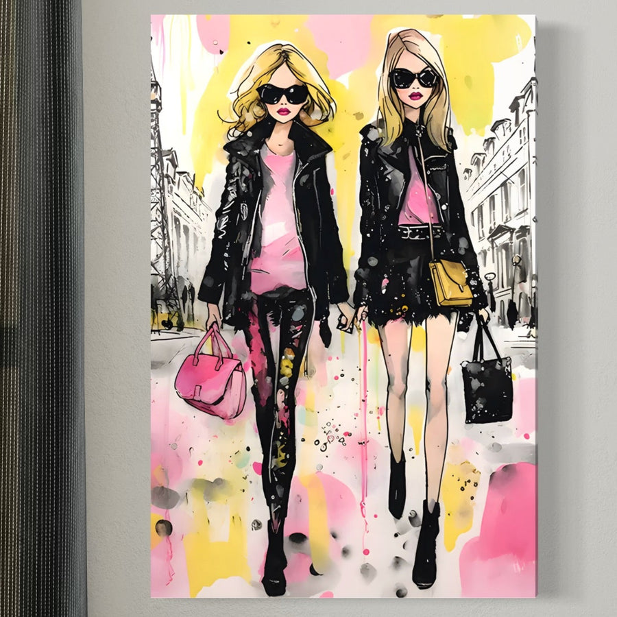 Tablou Canvas Premium LuxCanva® C1104 - Fashion Girls surprinde două fete stylish pe stradă, cu ochelari de soare, jachete negre și topuri roz. Printuri de calitate, culori vibrante, ideale pentru living sau dormitor. Fabricat în România.