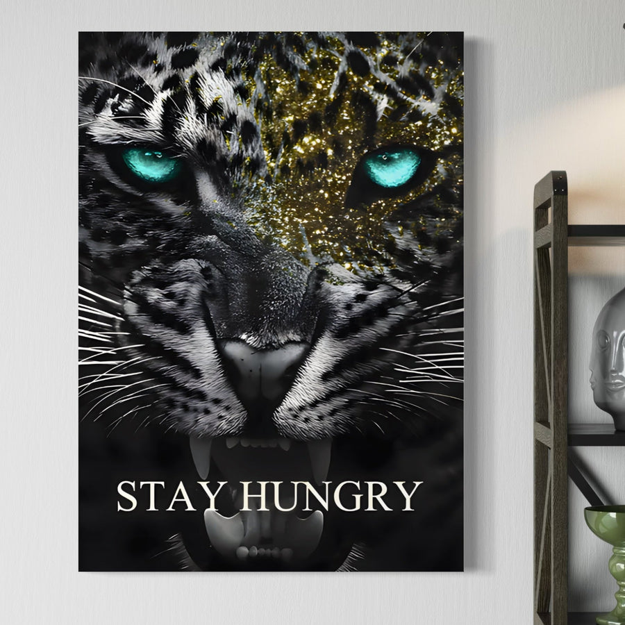 Un prim plan al feței unui leu feroce, cu culori vibrante și un mesaj motivațional, perfect pentru sufragerii sau baruri. Tablou Canvas Premium LuxCanva® C1125, Scary Lion, Regele Junglei-calitate premium de la LuxCanva®.