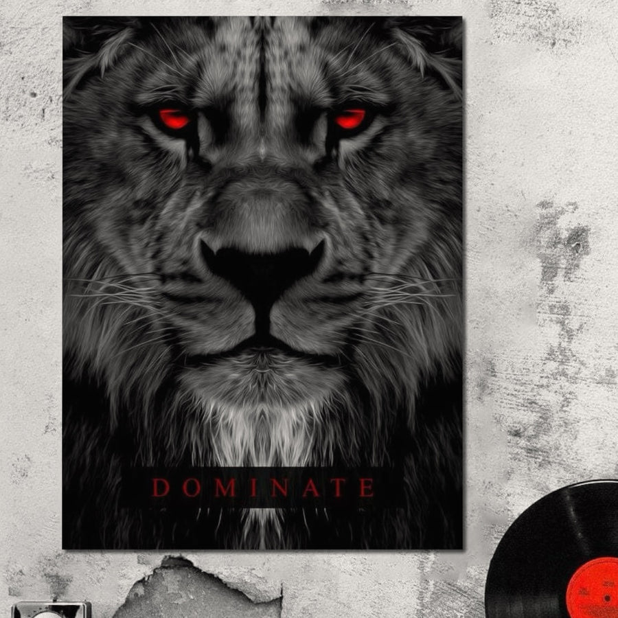 Adăugați stil îndrăzneț numelui produsului, mărcii și cuvintelor cheie principale. Un Tablou Tablou Canvas Premium LuxCanva® F1021 izbitoare cu un leu puternic și "DOMINATE" în roșu, afișat cu stil - perfect pentru cei care caută tablouri premium, vibrante de imprimare pânză sau artă de perete în România de la LuxCanva®.