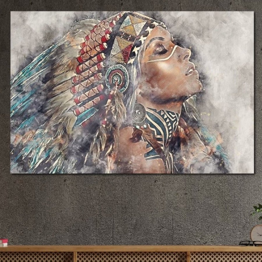 LuxCanva® Tablou Canvas Premium G1006, "Suflet de Razboinica", prezintă o femeie tribală vibrantă cu o coafură colorată și bijuterii, privind în sus - ideală pentru sufragerii sau dormitoare și realizată pe panza bumbac pentru printuri premium.