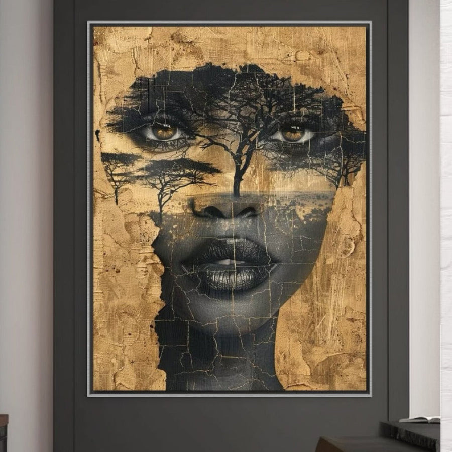 Pânza LuxCanva® Tablou Premium LuxCanva® G1008 prezintă "Chipul Africii" - un portret simbolic al unei femei îmbinat cu motive vibrante din natură, copaci și pământ, ideal pentru sufragerii sau dormitoare care caută o notă artistică.