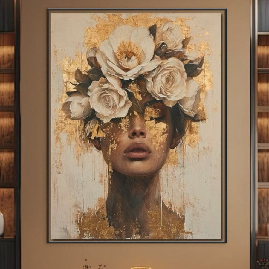 Tabloul LuxCanva® Tablou Canvas Premium G1020, "Metamorfoza Feminitatii", prezintă portretul unei femei misterioase, cu ochii acoperiți de flori albe și aurii, pe un fundal cu accente aurii - perfect pentru un decor vibrant în living sau dormitor.