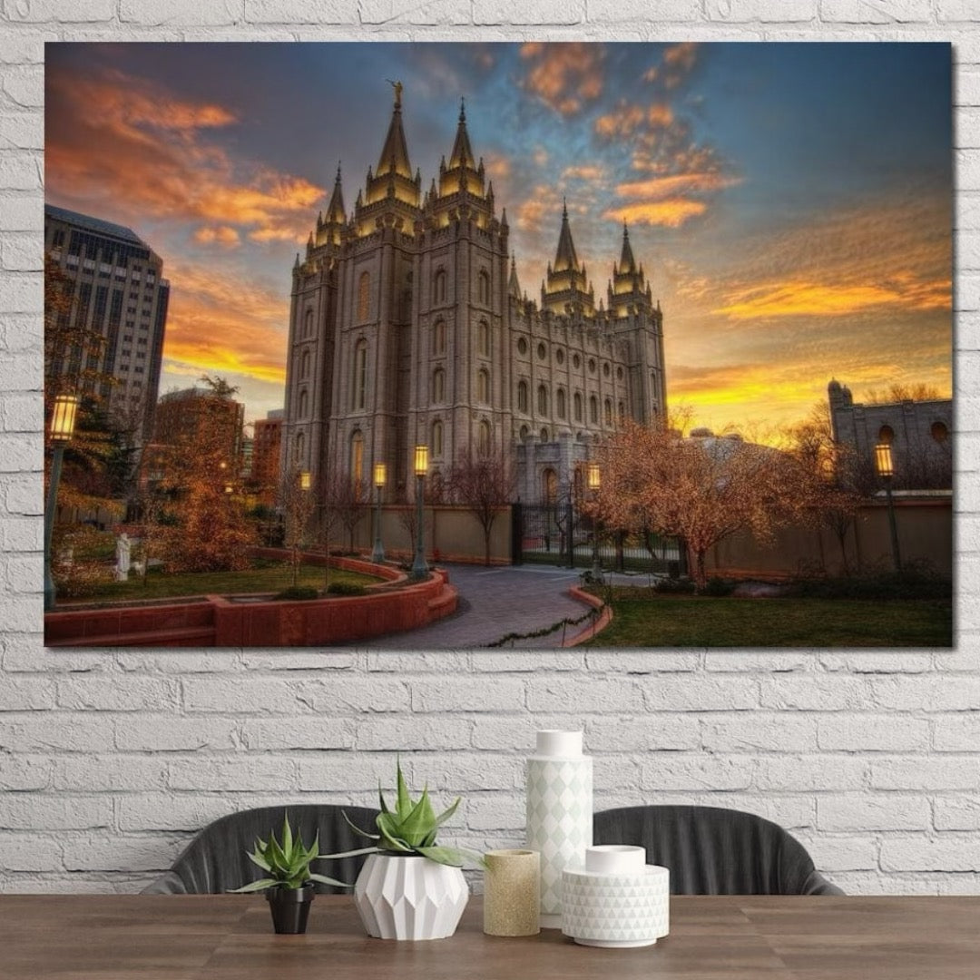 Tablou Canvas Premium LuxCanva® H1010, Templul sub Cerul Divin , Cer, Divin, Catedrala, Refugiu, Lumina, Credinta, Rugaciune, Apus, Pace, Living