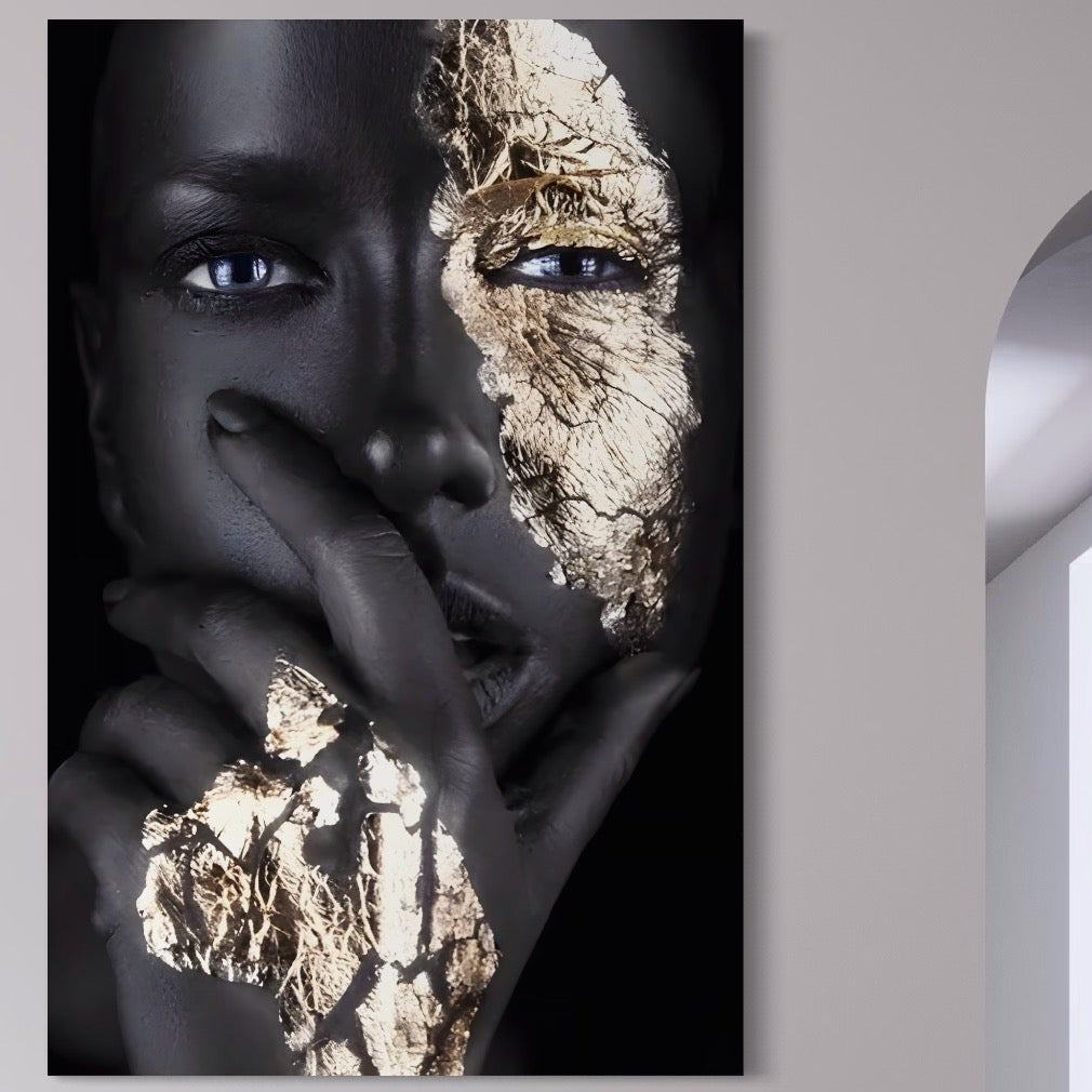 Tablou Canvas Premium LuxCanva® A1453, Stare Aurie , Decorativ, Living, Frumusete, Femeie Cu Ochi Albastri, Mister, Living, Culori Vibrante