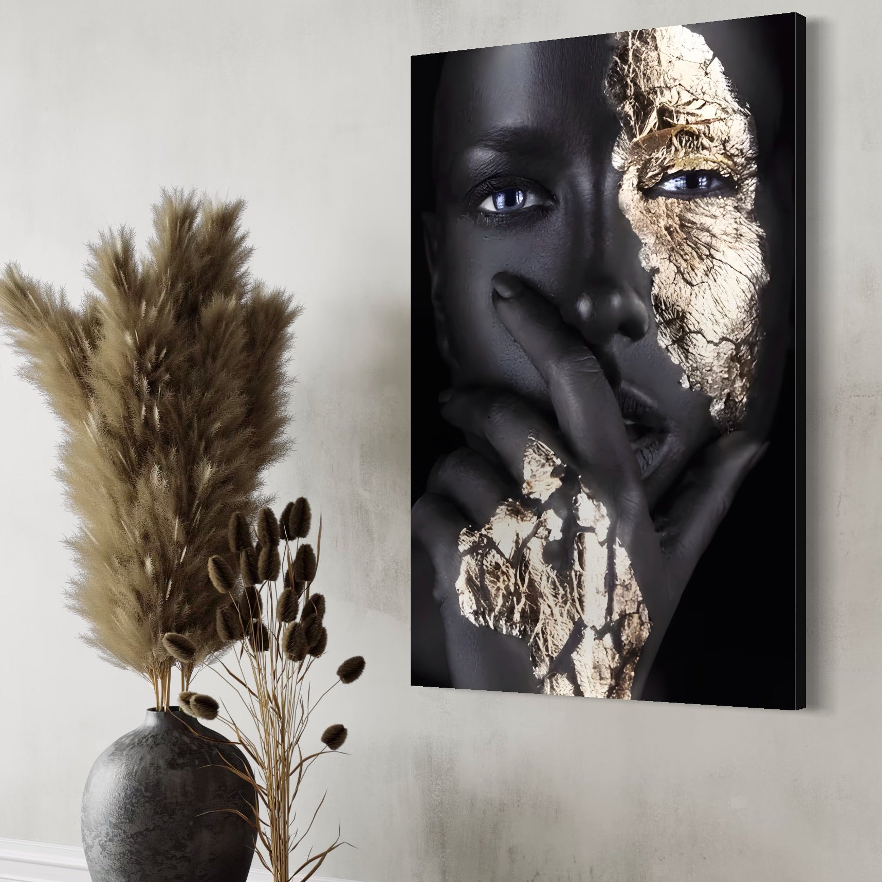 Tablou Canvas Premium LuxCanva® A1453, Stare Aurie , Decorativ, Living, Frumusete, Femeie Cu Ochi Albastri, Mister, Living, Culori Vibrante