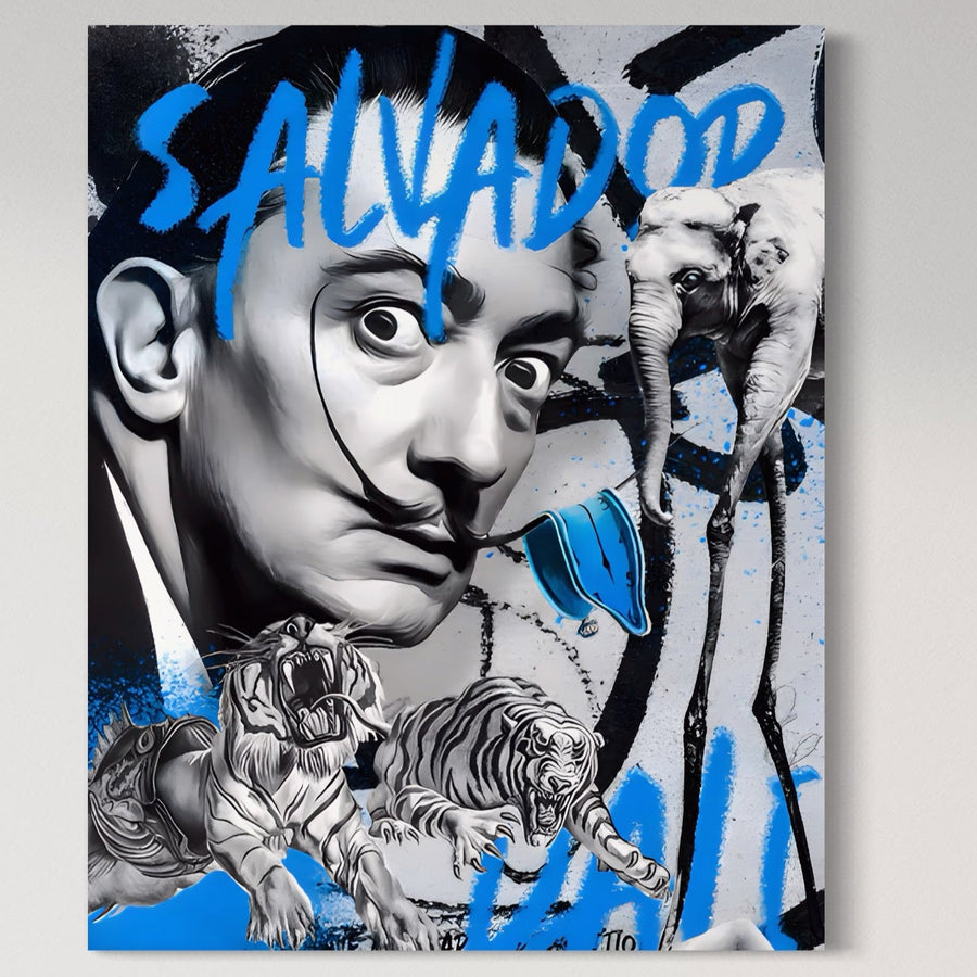 Tablou Canvas Premium LuxCanva® A1496 prezintă un portret suprarealist al lui Salvador Dali cu culori vibrante, tigri și elefanți - ideal pentru orice cameră de zi. Descoperiți calitatea premium de la LuxCanva®.