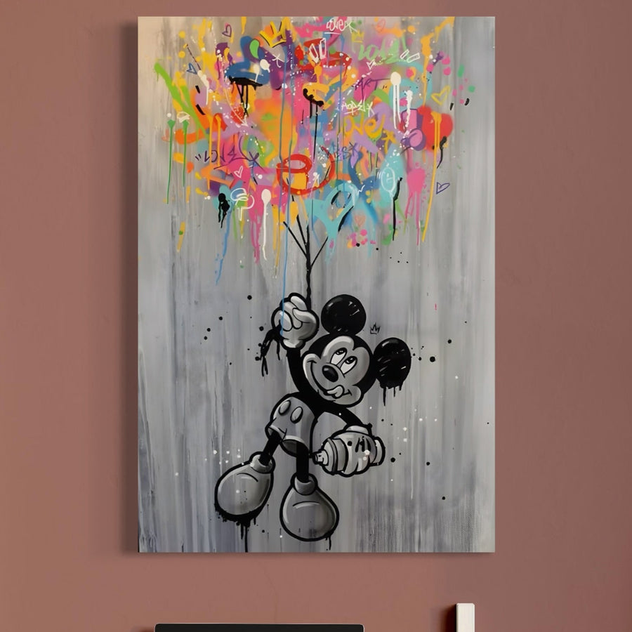 Adaugă o explozie de culoare spațiului tău cu Tablou Canvas Premium A1219-Mickey With Balloons de la LuxCanva®, cu baloane vibrante în stil graffiti și farmec Disney, perfect ca decor premium pentru camera sau dormitorul copilului tău.