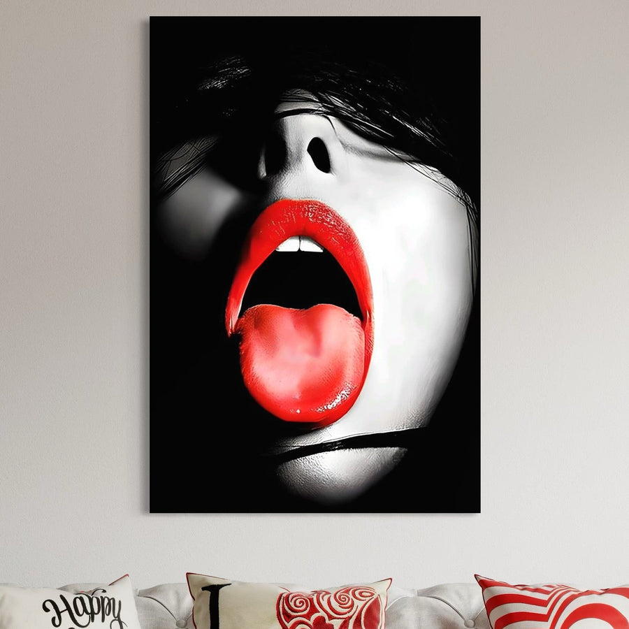 Tabloul LuxCanva® Tablou Canvas Premium "Gustul Dorintei" (P1024) prezintă buze roșii provocatoare și limbă în contraste puternice de negru, alb și roșu - perfect pentru a adăuga pasiune și tentație decorului camerei de zi sau dormitorului dvs.