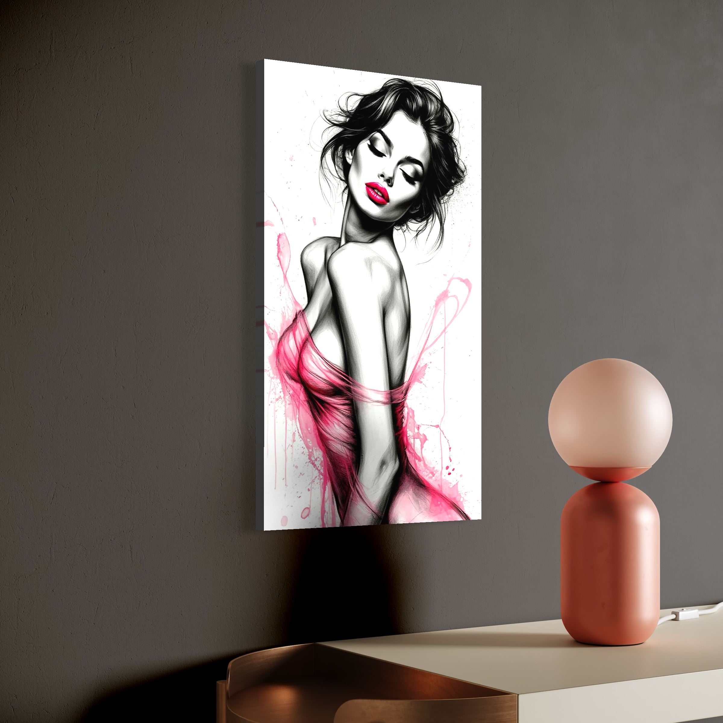 tablou canvas cu o femeie sexy cu buzele roz, redata intr-un cadru erotic alb si negru