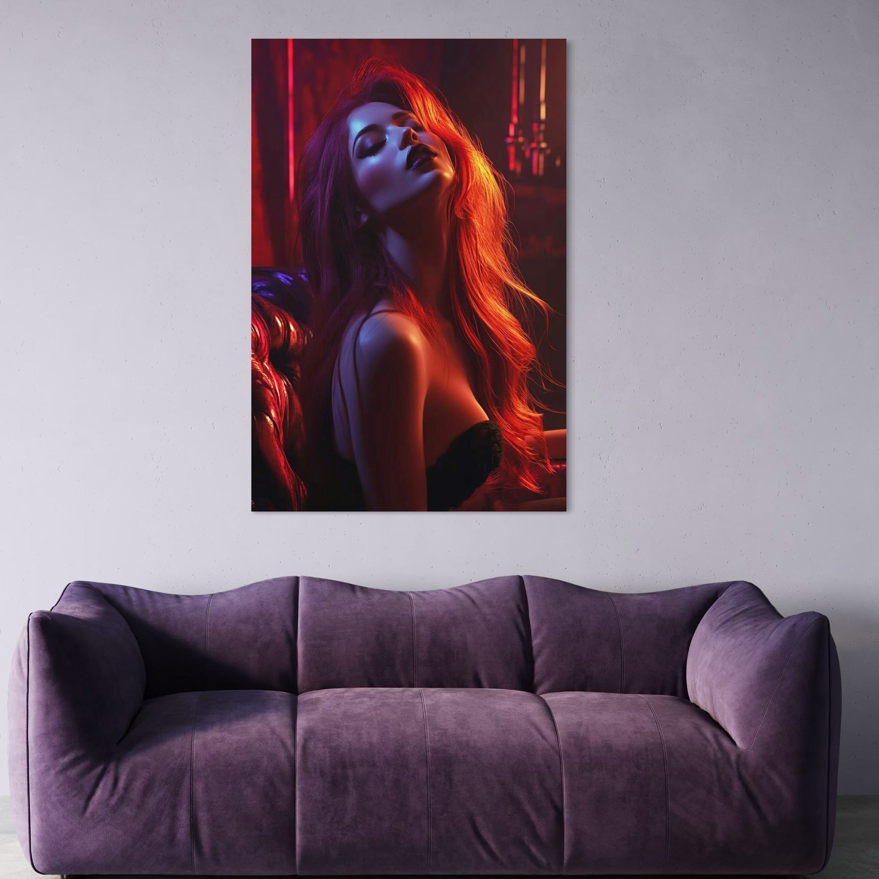 tablou canvas cu o femeie frumoasa, intr-un cadru seducator redat in nuante calde