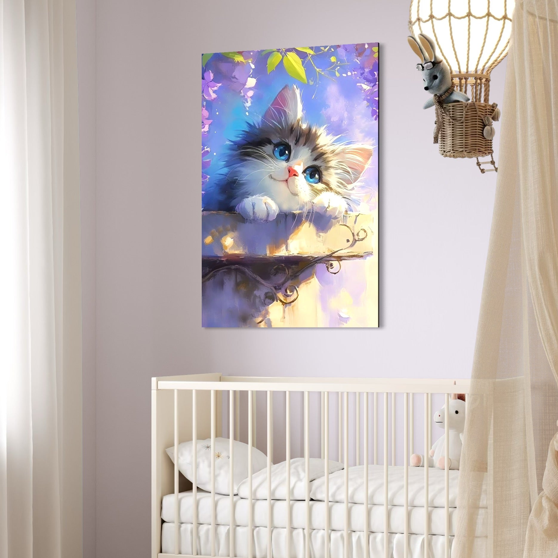 tablou canvas cu o pisicuta cu ochi albastri, pe fundal in culori pastelate si floricele lila