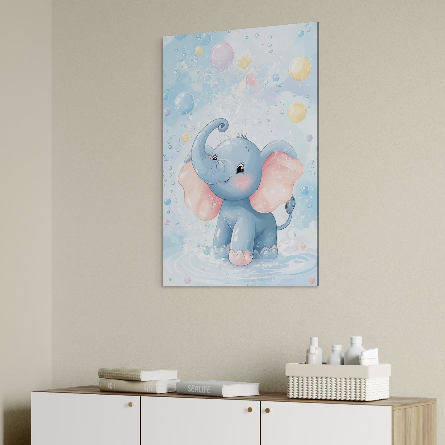 tablou canvas cu un elefantel jucaus pe apa, pe un fundal luminat cu balonase de sapun colorate