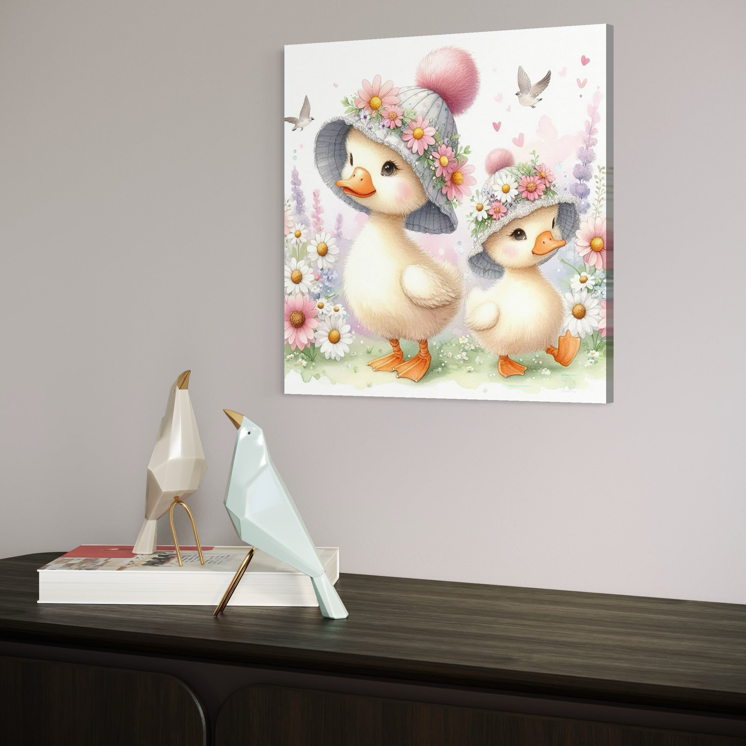 tablou canvas cu doua ratuste cu palarii inflorate, intr-o gradina pastelata cu floricele si pasari