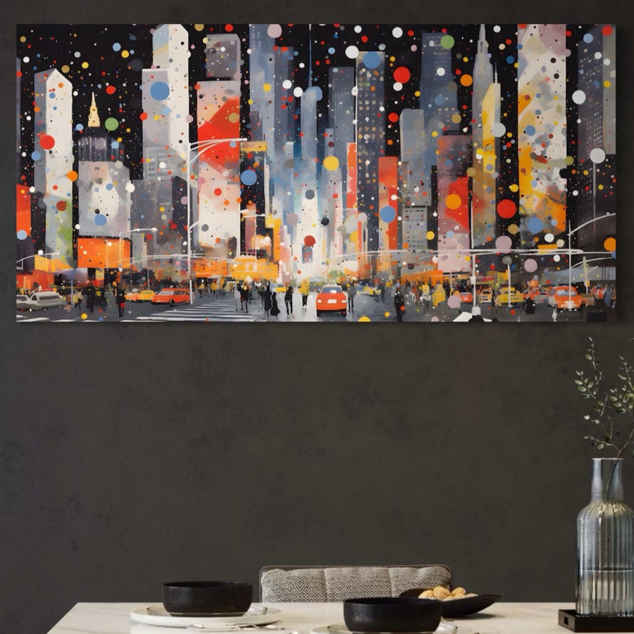 LuxCanva® Tablou Canvas Premium A1613 afișează un oraș abstract vibrant pe timp de noapte, cu oameni, lumini și clădiri colorate - perfect pentru a adăuga un stil îndrăzneț deasupra unei zone de luat masa minimaliste sau într-un dormitor modern.