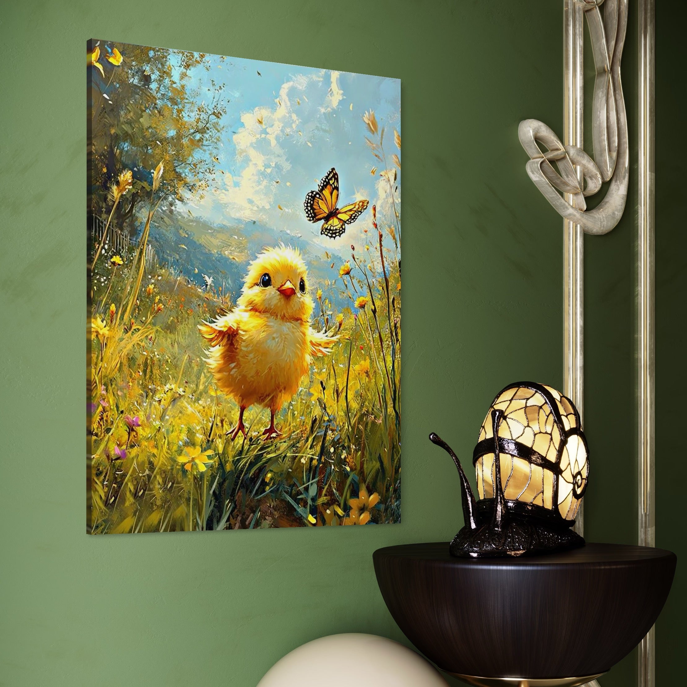 tablou canvas cu un pui galben alergand un fluture printr-o campie cu flori