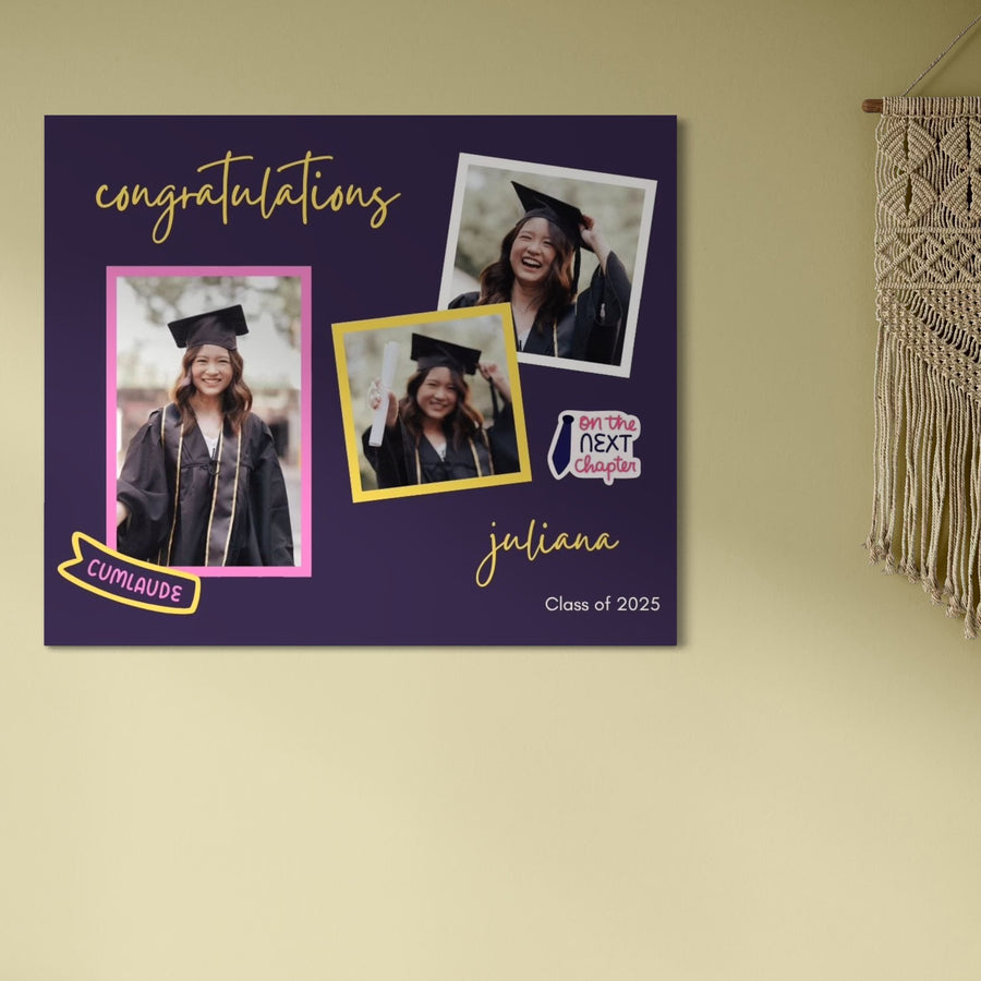 LuxCanva® Tablou Canvas Personalizat cu 3 Poze Pentru Absolvire "Felicitări", PS182, afișează trei fotografii de absolvire și text personalizat - un colaj perfect pentru familie sau tablou personalizat cu poză pentru casa ta.
