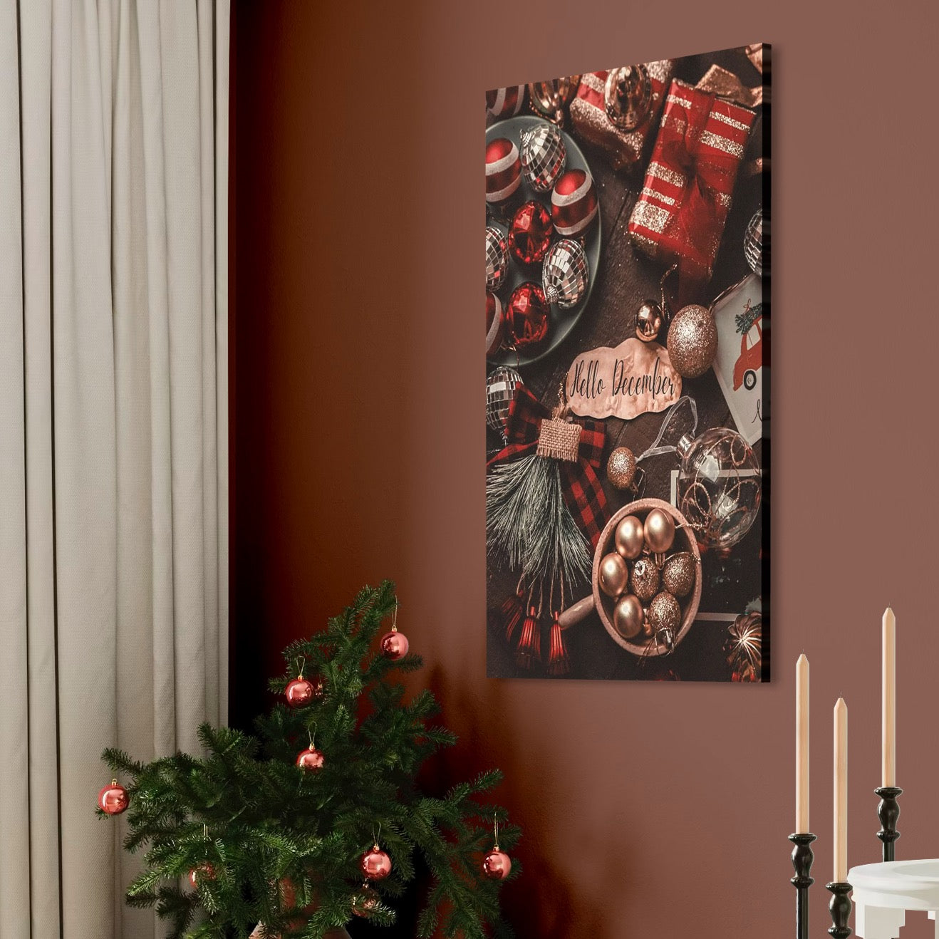 Tablou Canvas Premium, LuxCanva® D1121, Pregatiri Pentru Sarbatori, Decembrie, Magie, Luna, Anotimp, Iarna, Globuri, Cadouri, Panglici, Rosu, Auriu, Spirit, Festiv, Living, Dormitor