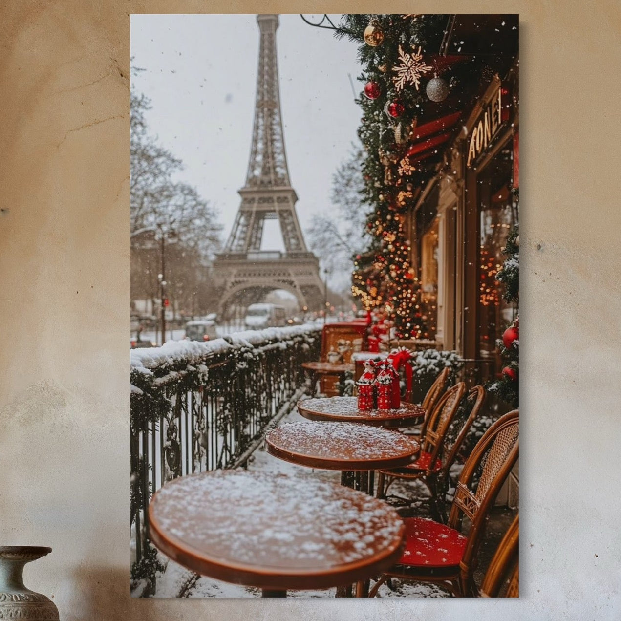 Tablou Canvas Premium, LuxCanva® D1125, Iarna pe Malurile Senei, Zapada, Paris, Romantic, Iarna, Vacanta, Cafenea, Chic, Turn, Eiffel, Ninsoare, Magie, Feerie, Vis, Living, Dormitor